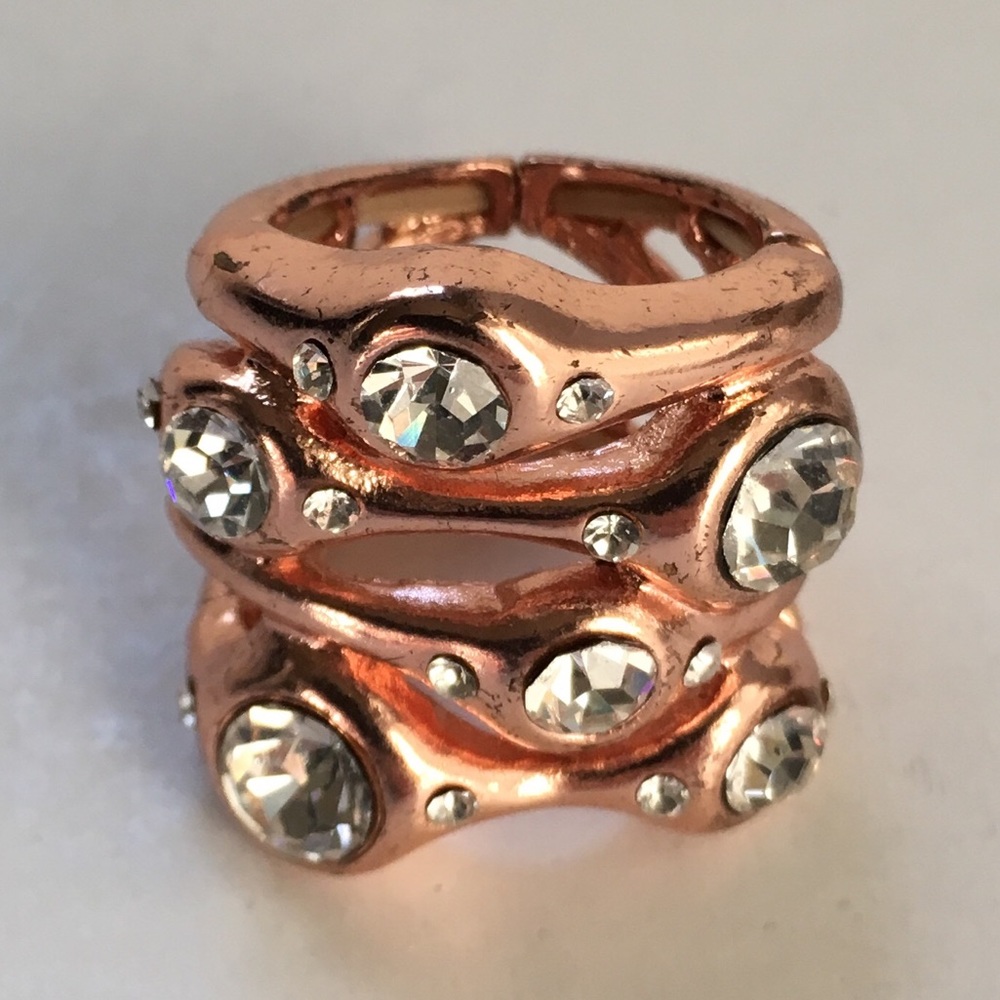 Rose Gold Ring.. ( Rhodium) Swarovski Crystals